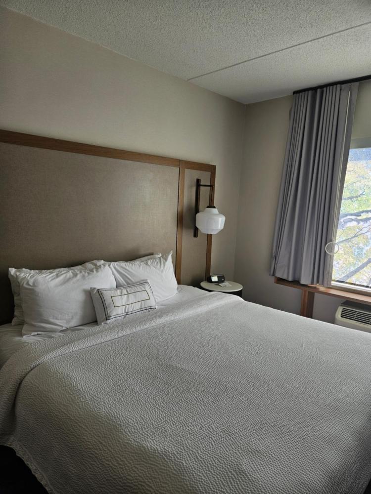King Room - Hearing Accessible interior